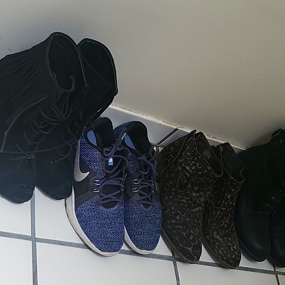 Boots and sneaker